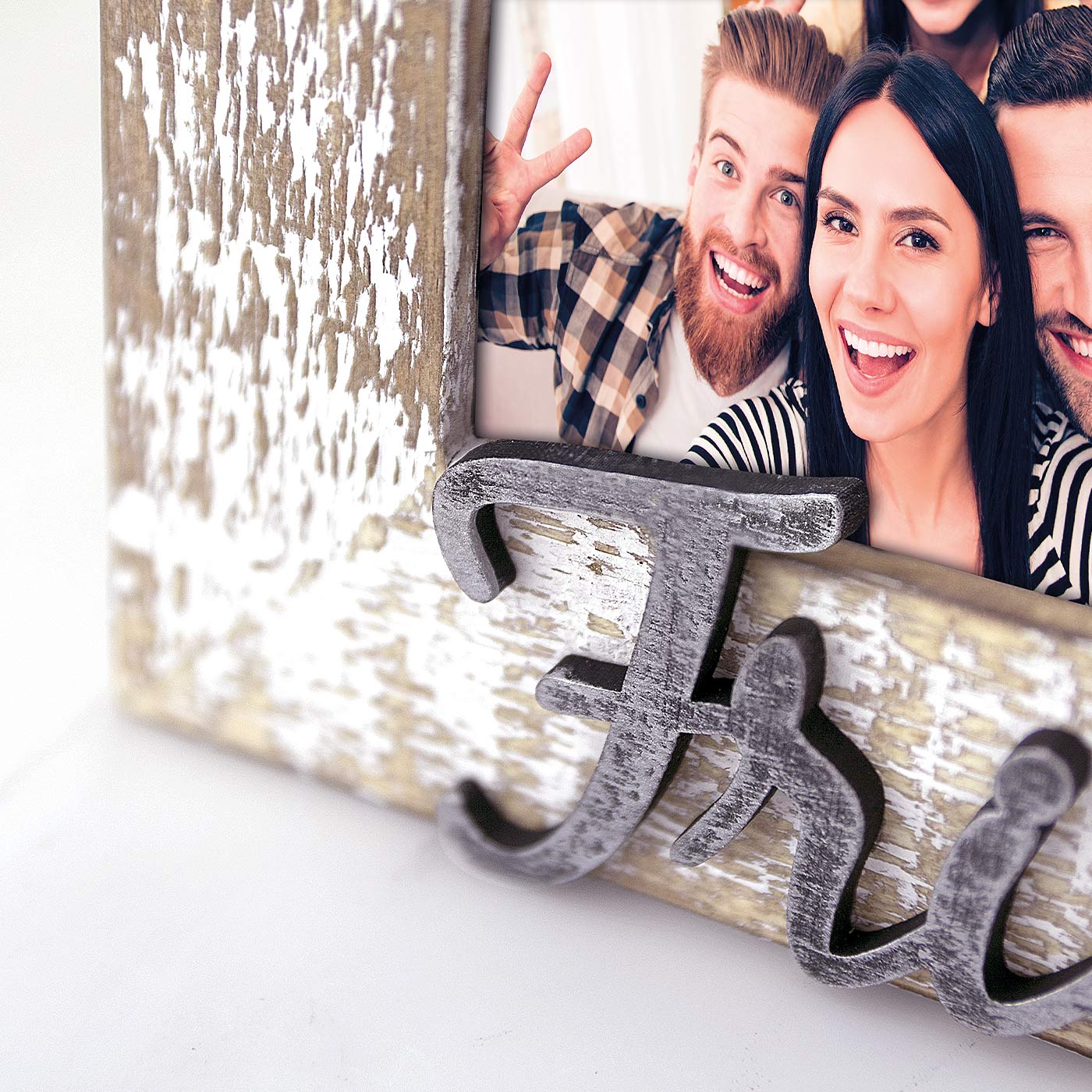 FRIENDS-PQ7246_DETT1_HIGH